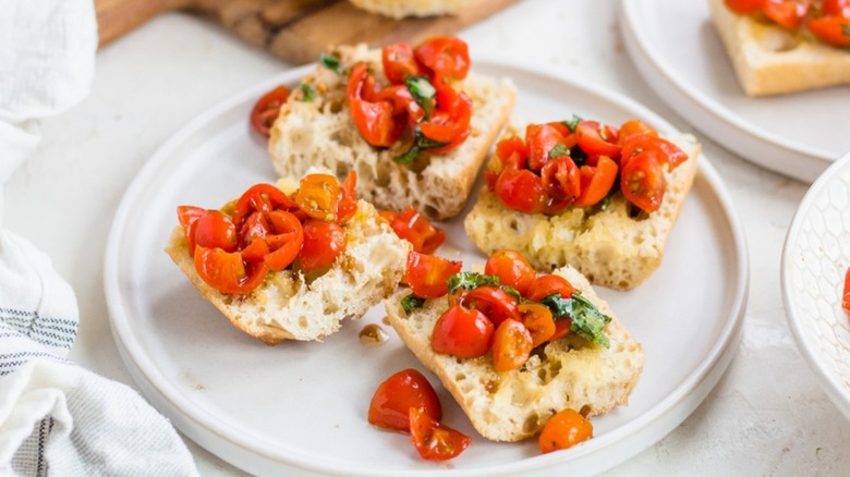 Bruschetta al Pomodoro: A Taste of Italian Sunshine