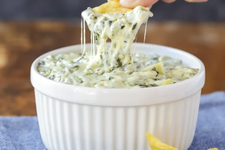 The Ultimate Creamy Spinach Artichoke Dip: Your Go-To Party Pleaser!